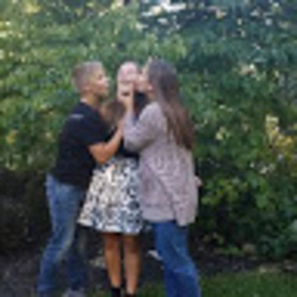 Meet your Posher, Amy - Picture 1 of 1